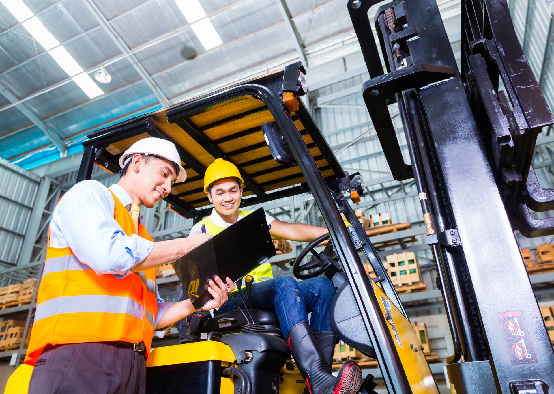 Formazione abilitante all’uso dei carrelli elevatori industriali semoventi con conducente a bordo