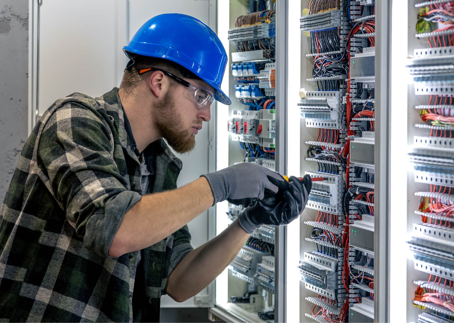 Formazione per l’attribuzione del profilo professionale di persona esperta (PES) o avvertita (PAV) in ambito elettrico