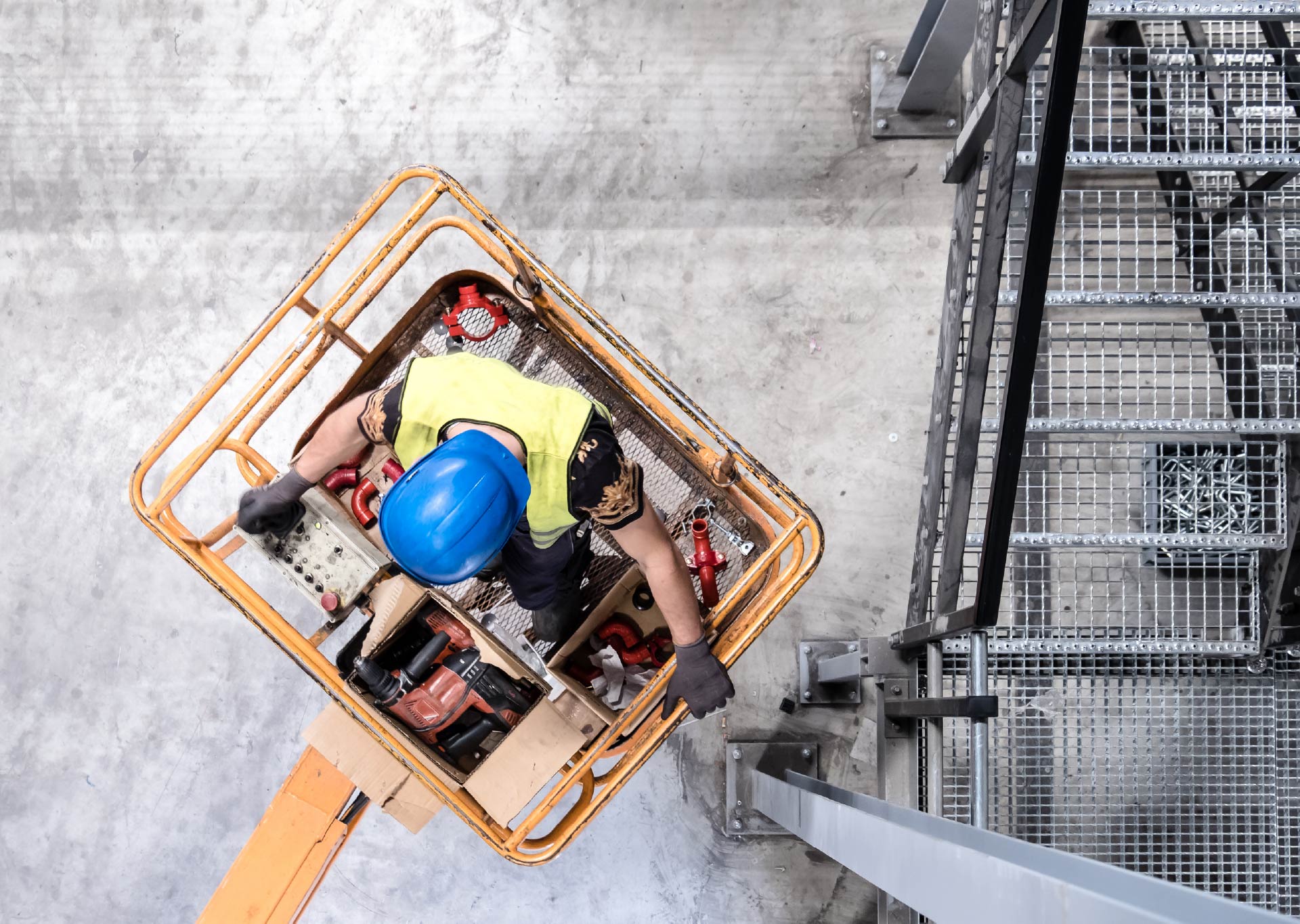Corso di aggiornamento per l’uso delle piattaforme di lavoro mobili elevabili (PLE) con e senza stabilizzatori